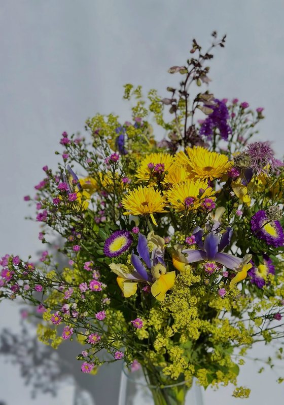 Bouquet in Gelb, Violett und Rosa